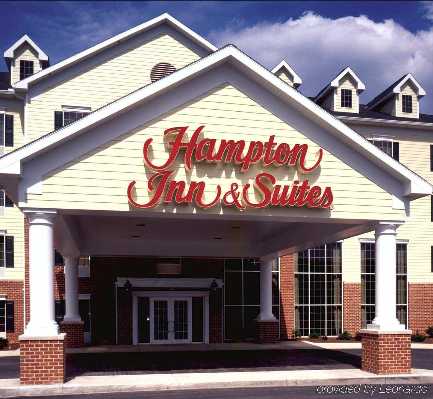 Hampton Inn & Suites State College At Williamsburg Square Bagian luar foto