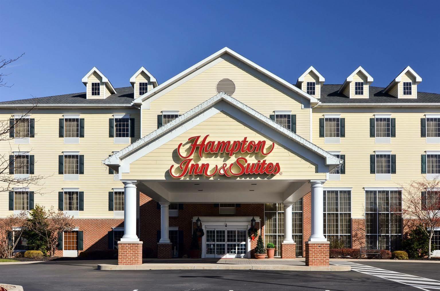 Hampton Inn & Suites State College At Williamsburg Square Bagian luar foto